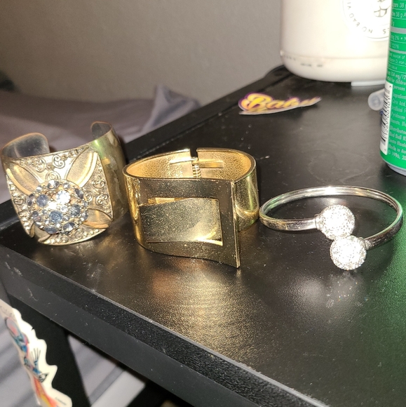 Bracelets - Picture 3 of 3